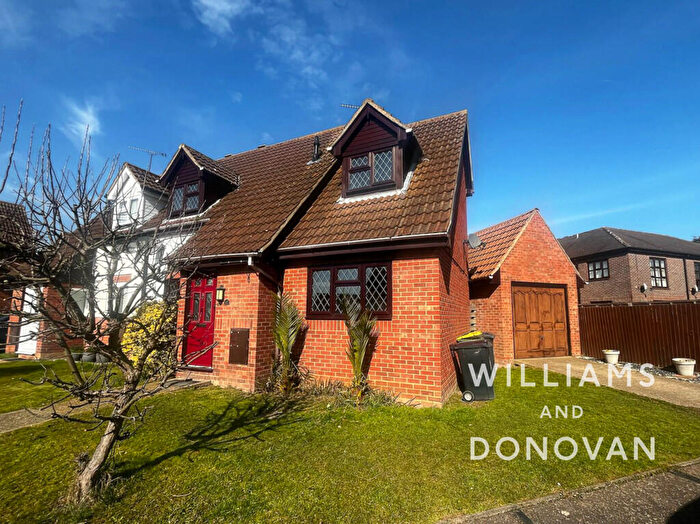 3 Bedroom Barn Conversion To Rent In Moorcroft, Rochford, SS4