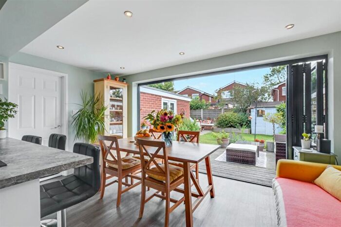 4 Bedroom Link Detached House For Sale In Holmes Road, Breaston, DE72