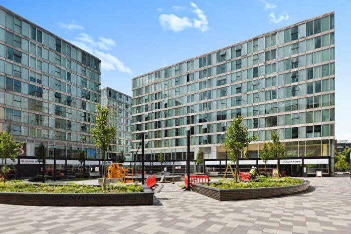 1 Bedroom Flat For Sale In Witan Gate, Milton Keynes, Buckinghamshire, MK9