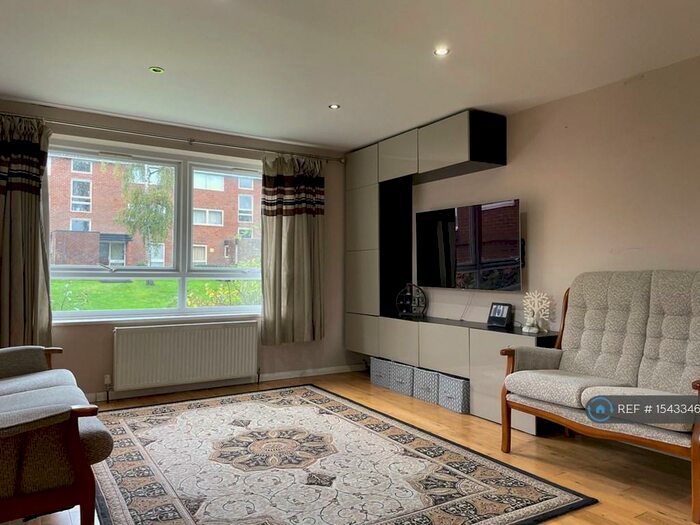 2 Bedroom Maisonette To Rent In St. Arvans Close, Croydon, CR0