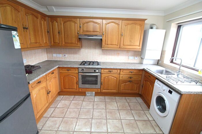2 Bedroom Maisonette To Rent In Regent Avenue, Uxbridge, UB10