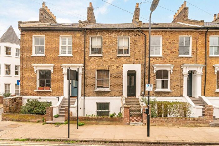 3 Bedroom Property For Sale In Eleanor Road, London Fields, E8