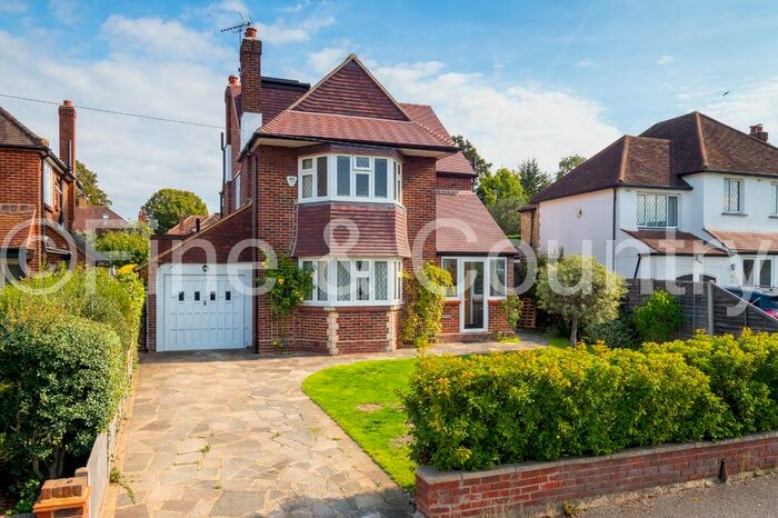 4 Bedroom Detached House To Rent In Harefield Avenue, South Cheam, SM2