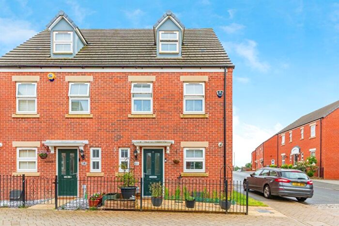 3 Bedroom Semi-Detached House For Sale In Foster Way, Kettering, NN15