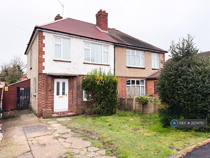 3 Bedroom Semi-Detached House To Rent In Mill End Close, Cambridge, CB1