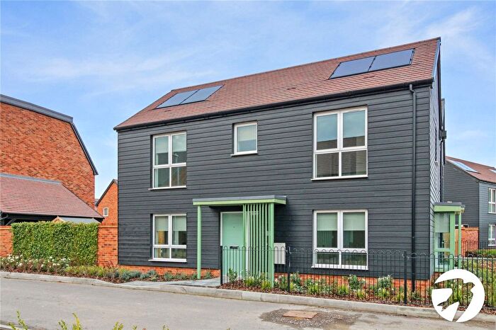 3 Bedroom Semi Detached House To Rent In Ragstone Avenue, Alkerden, Ebbsfleet Valley, Swanscombe, DA10