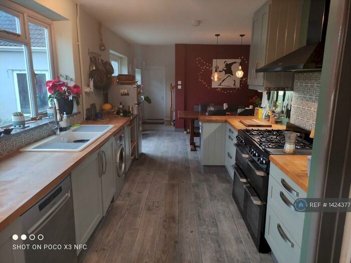 5 Bedroom Bungalow To Rent In The Street, Bishop Sutton, BS39