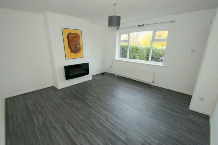 3 Bedroom Terraced House To Rent In Wykebeck Valley Road, Leeds, LS9
