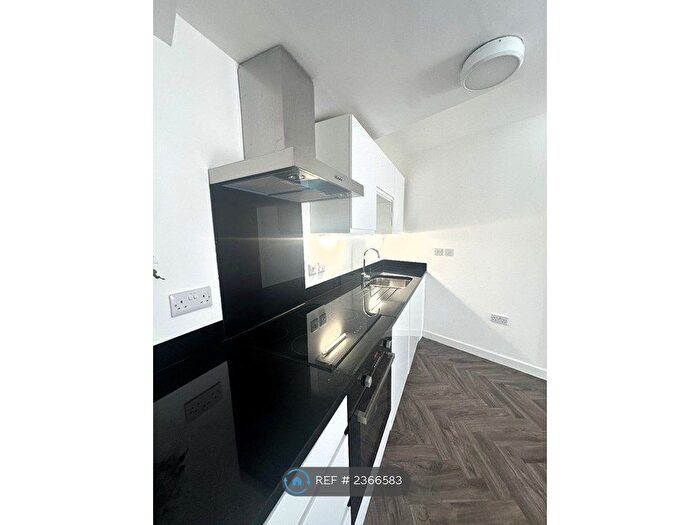 1 Bedroom Flat To Rent In The Gatehaus, Bradford, BD1