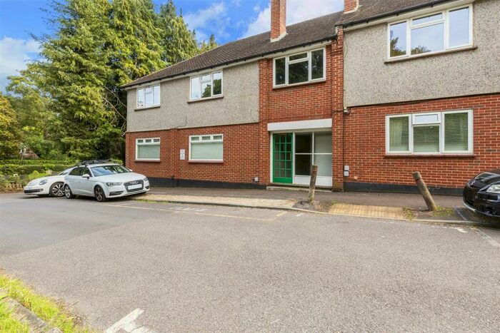 2 Bedroom Apartment To Rent In Woodmansterne Street, Banstead, SM7