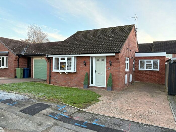 3 Bedroom Detached Bungalow For Sale In Sinderberry Drive, Northway, Tewkesbury, GL20