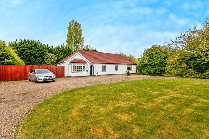 4 Bedroom Detached House For Sale In Thorpe Road, Tattershall, Lincolnshire, LN4