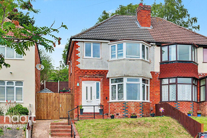 3 Bedroom Semi-Detached House For Sale In Fairway, Northfield, B31