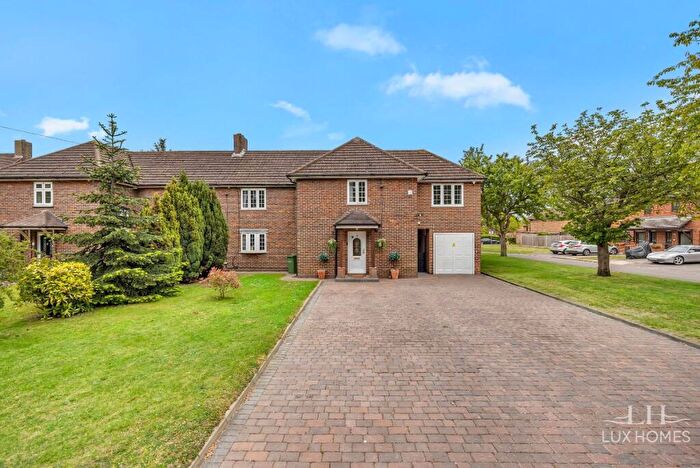 6 Bedroom Detached House For Sale In Cavendish Avenue, Hornchurch, RM12