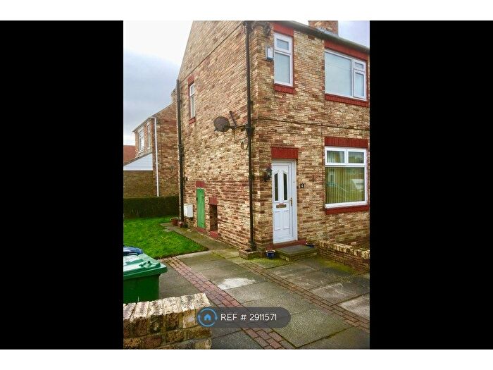 2 Bedroom Semi-Detached House To Rent In Kings Drive, Greenside, Ryton, NE40