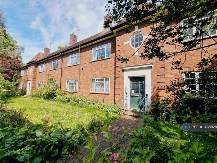 2 Bedroom Flat To Rent In Burghley Mansions, Peterborough, PE1