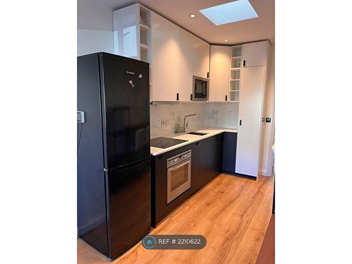 1 Bedroom Flat To Rent In Colindeep Gardens, London, NW4