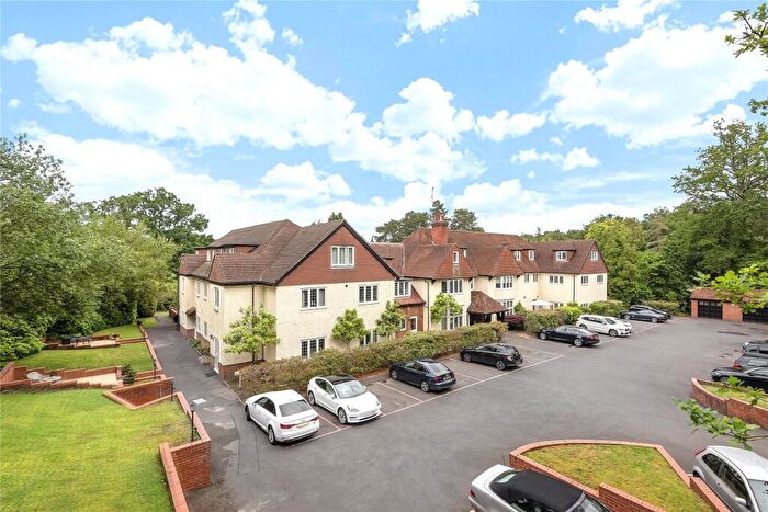 2 Bedroom Flat For Sale In Heath House Road, Woking, Surrey, GU22