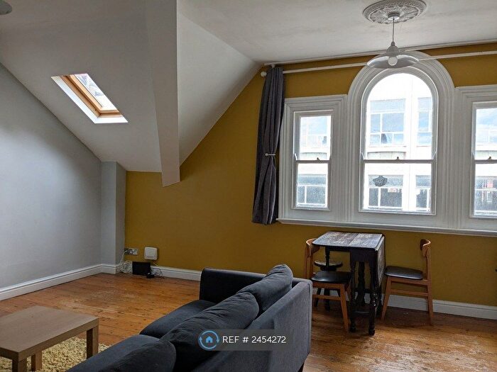 2 Bedroom Flat To Rent In Jameson Street, Hull, HU1