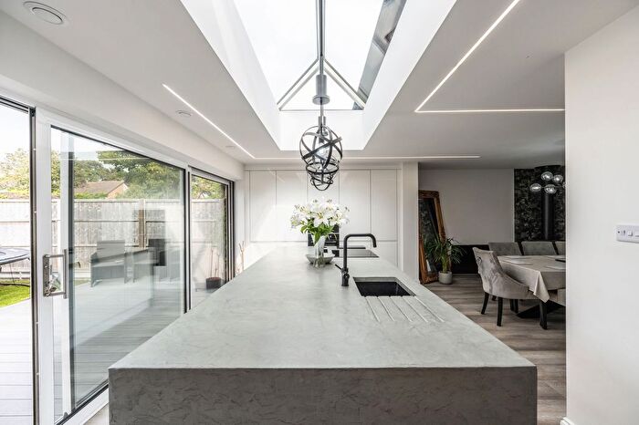 4 Bedroom Semi-Detached House To Rent In Gatcombe, Netley Abbey, SO31