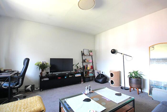 1 Bedroom Flat To Rent In Luffield Road, London, SE2