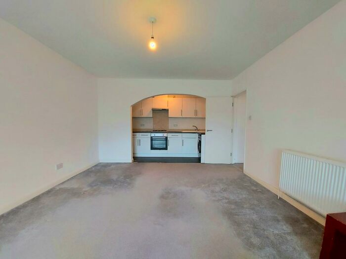 2 Bedroom Apartment To Rent In The Drive, Coulsdon, Surrey, CR5