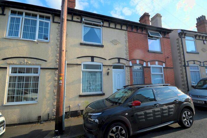 2 Bedroom Semi-Detached House To Rent In Pound Road, Wednesbury, West Midlands, WS10