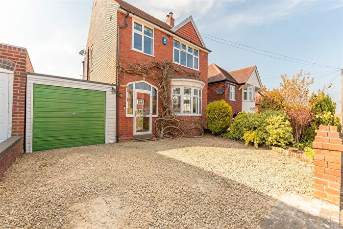 3 Bedroom Detached House For Sale In Beckman Road, Stourbridge, DY9