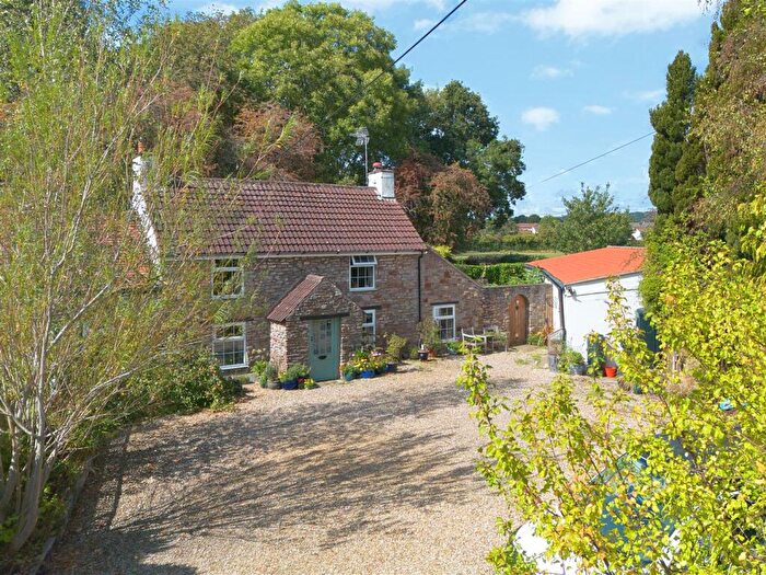 4 Bedroom House For Sale In Backwell Common, Backwell, BS48