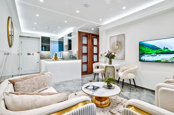 2 Bedroom Flat To Rent In Great Cumberland Place, London, W1H