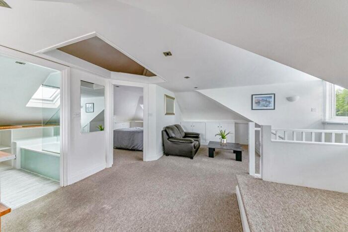 1 Bedroom Apartment To Rent In Second Avenue, London, NW4