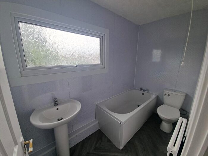 3 Bedroom End Of Terrace House For Sale In Manor Avenue, Pitsea, Basildon, Essex, SS13