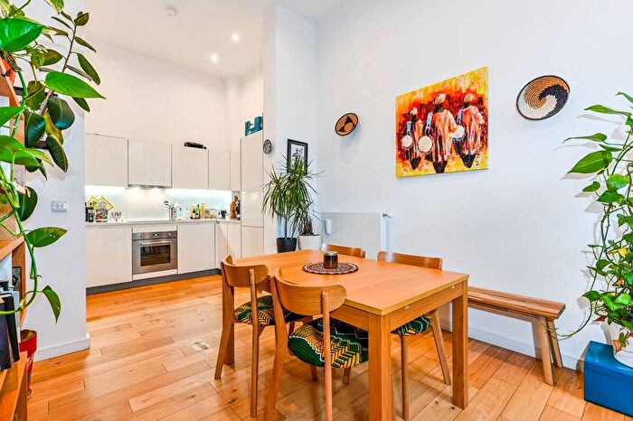 2 Bedroom Flat To Rent In Casbeard Street, Finsbury Park, London, N4