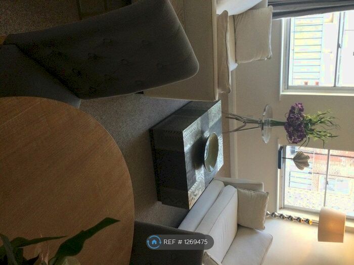 2 Bedroom Flat To Rent In St Thomas Street, Weymouth DT4