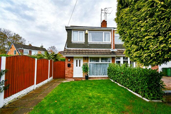 3 Bedroom Semi Detached House For Sale In Cottage Close, Bromborough, Wirral, CH63