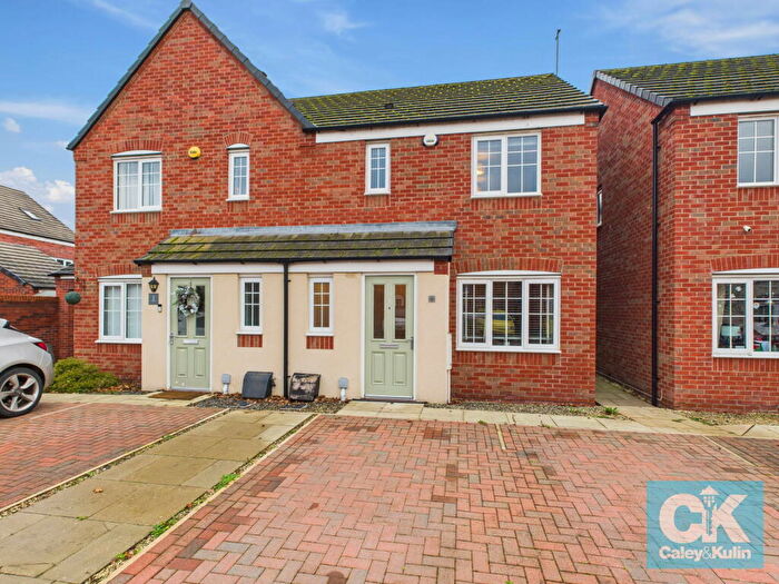 3 Bedroom Semi Detached House For Sale In Condell Close, Penkridge, Stafford, ST19