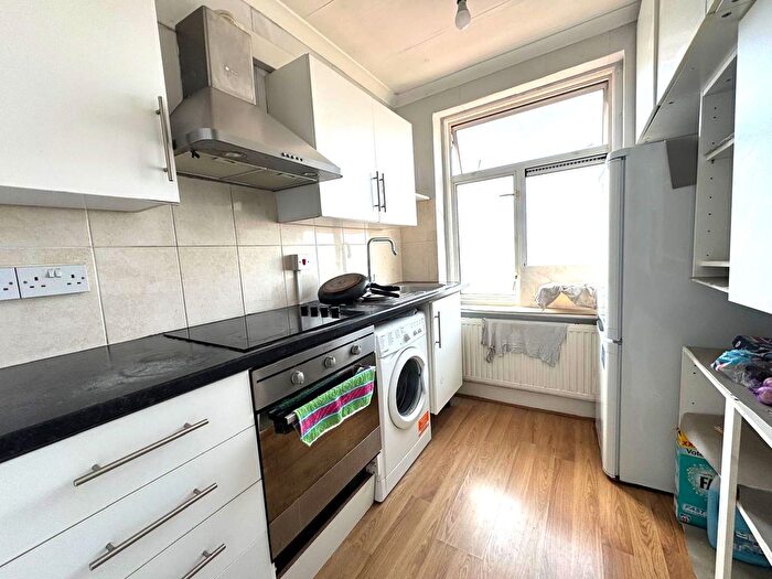 1 Bedroom Semi-Detached House To Rent In Wood Close, Kingsbury, NW9