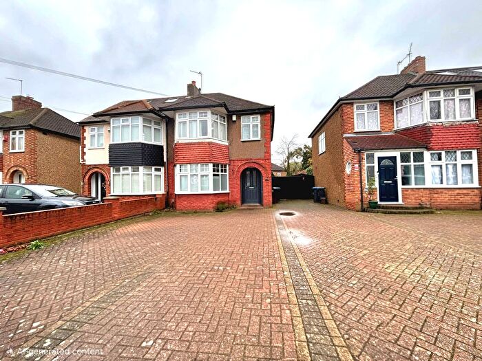 3 Bedroom Property To Rent In Willow Road, Enfield, EN1
