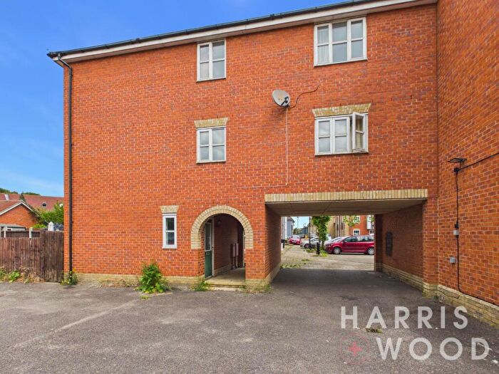 5 Bedroom Town House For Sale In Hesper Road, Colchester, Essex, CO2