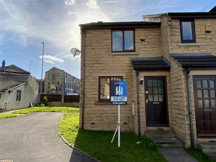 2 Bedroom End Of Terrace House To Rent In Tidswell Street, Heckmondwike, WF16