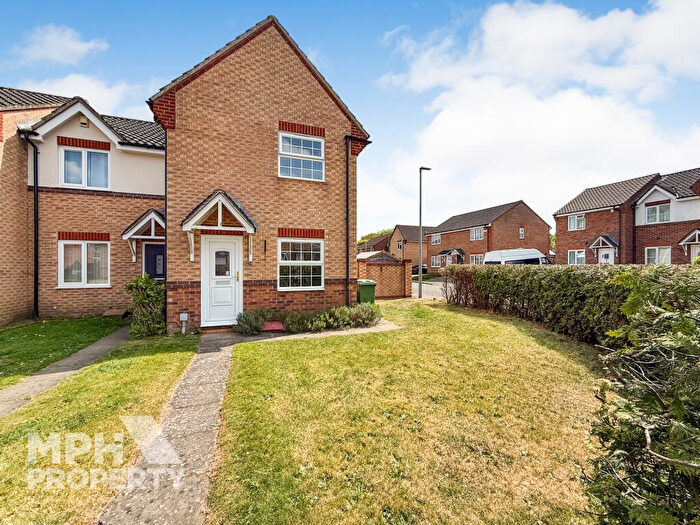 2 Bedroom Semi-Detached House To Rent In Old Warren, NR8