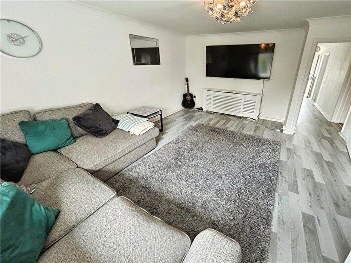 2 Bedroom Apartment To Rent In Broadwater Road, Romsey, Hampshire, SO51