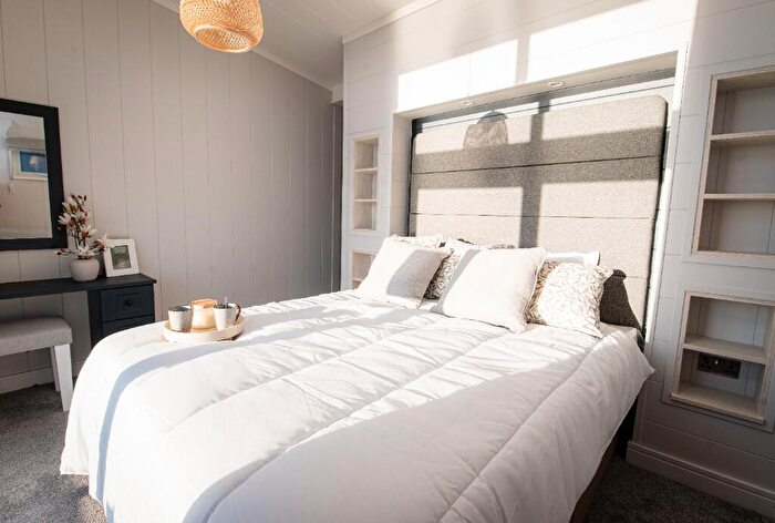 2 Bedroom Lodge For Sale In Great Hadham Country Club, SG10