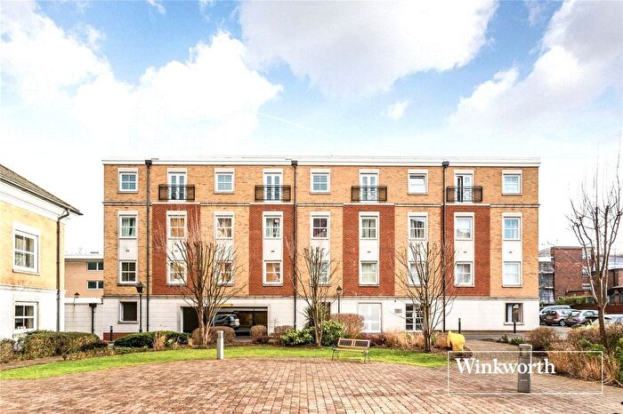2 Bedroom Flat For Sale In Compton Court, Crowder Close, North Finchley, London, N12