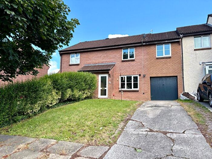 3 Bedroom Semi Detached House For Sale In Hazelwood Close, Honiton, Devon, EX14
