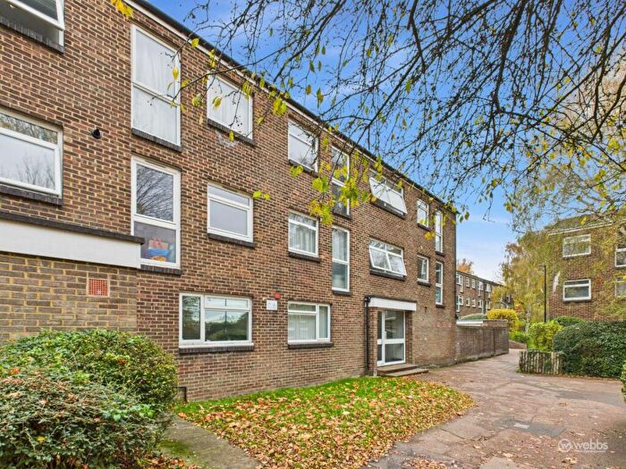 1 Bedroom Flat For Sale In Woodpecker Mount, Pixton Way, Croydon, CR0