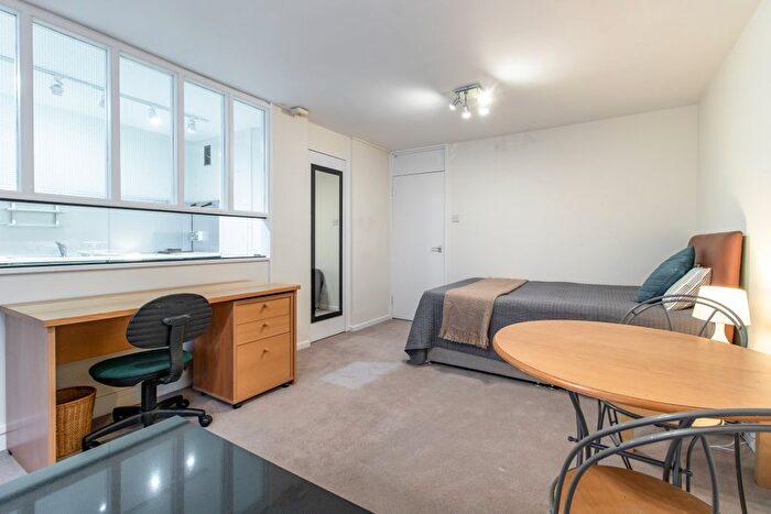 Studio To Rent In Butler Close, Oxford, OX2