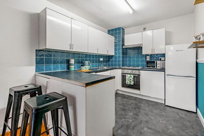 1 Bedroom Flat To Rent In Victoria Terrace, Leeds, LS3