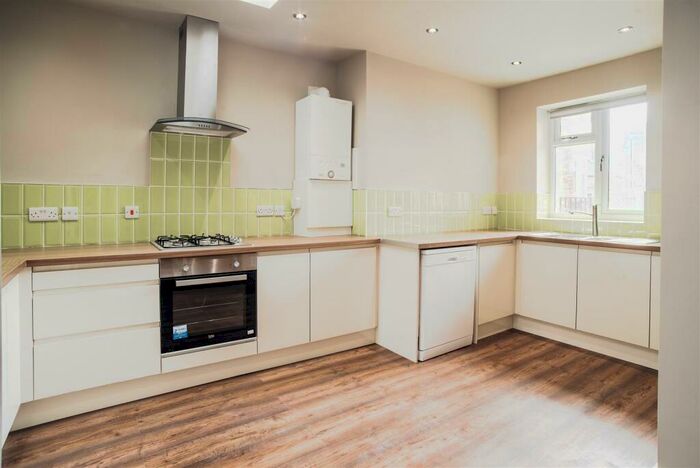 6 Bedroom Semi-Detached House To Rent In **£pppw Excluding Bills** Pelham Crescent, Beeston, NG9