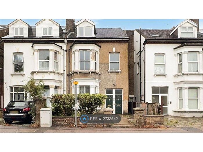2 Bedroom Flat To Rent In Claremont Road, London, NW2
